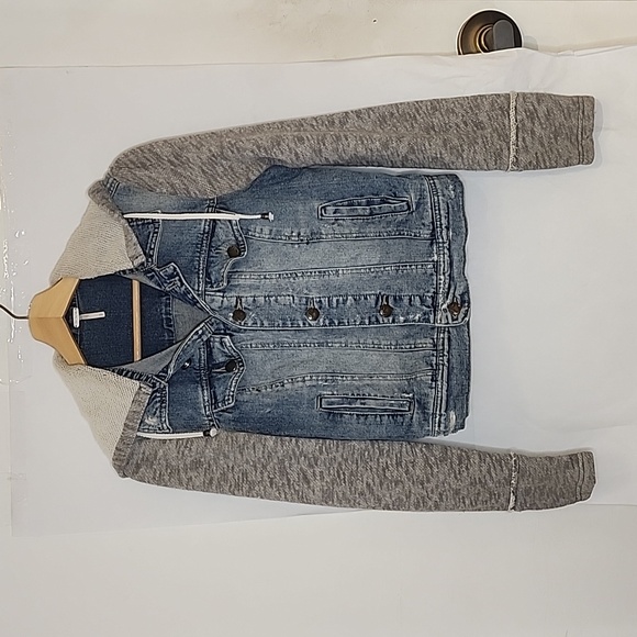 Free People Distressed Denim‎ Jacket with Knitted Hoodie and Sleeves size S - Picture 1 of 6